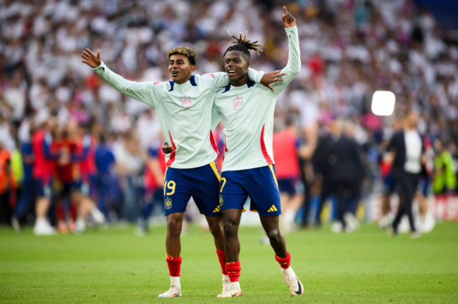 stuttgart-germany-5-july-2024-lamine-yamal-of-spain-and-nico-williams-of-spain-celebrate-at-the-end-of-the-uefa-euro-2024-quarter-final-football-match-between-spain-and-germany-credit-nicolo-camp