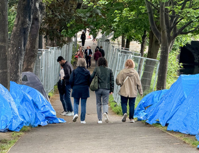 Tents Canal 2_90706168