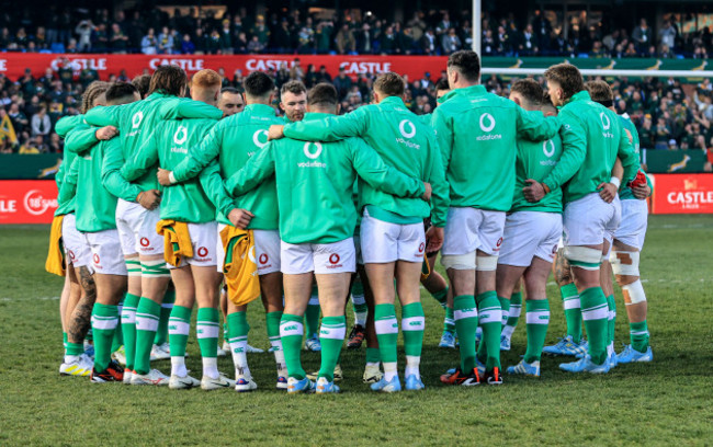 the-ireland-team-huddle-ahead-of-the-game