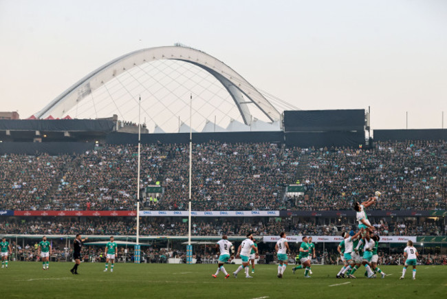 eben-etzebeth-and-james-ryan-compete-in-a-lineout