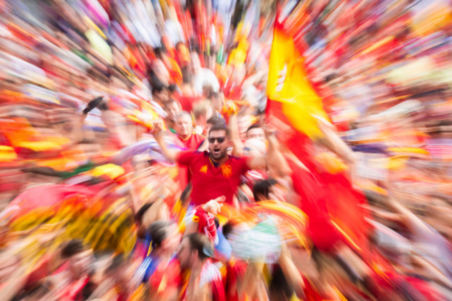 berlin-germany-14th-july-2024-soccer-uefa-euro-2024-european-championship-spain-england-final-round-final-spain-fans-celebrate-at-a-fan-meeting-at-the-fair-before-the-game-tonight-14-07