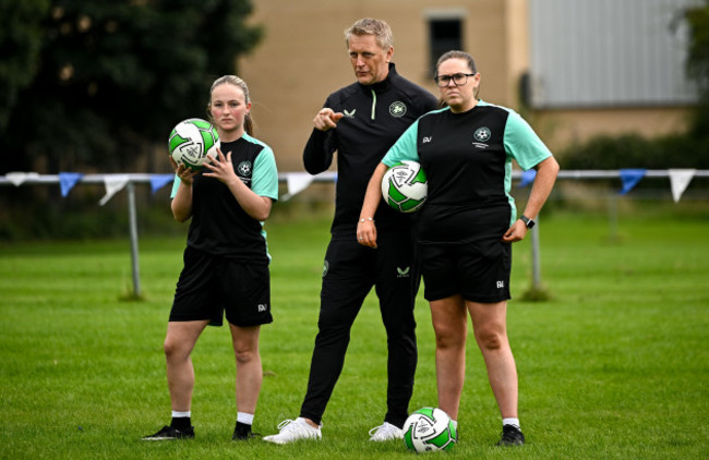 heimir-hallgrimsson-visits-fai-football-camp