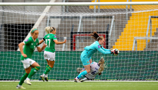 courtney-brosnan-and-amandine-henry