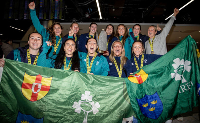 the-ireland-team-with-their-gold-medals