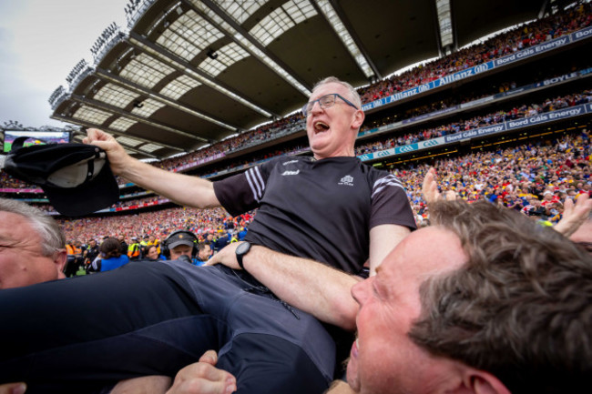 brian-lohan-celebrates-the-final-whistle