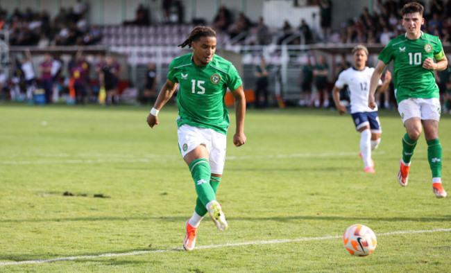 armstrong-oko-flex-scores-a-goal-from-a-penalty-rebound