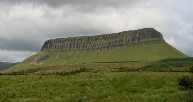 limestone-glacial-mountain-in-ireland-a-panorama-of-ben-bulben-mountain-in-the-west-of-ireland-in-the-dartry-mountains-in-county-sligo