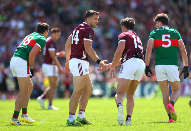 damien-comer-celebrates-with-shane-walsh