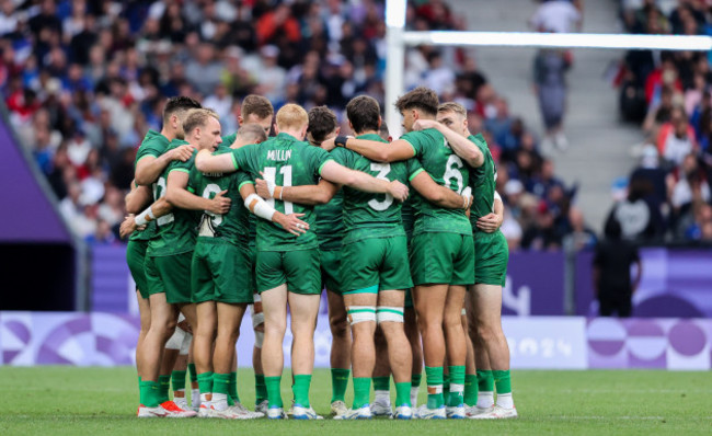 the-ireland-team-huddle