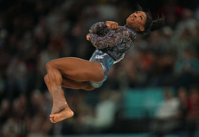 bercy-arena-paris-france-28th-july-2024-simone-biles-united-states-of-america-competes-during-the-floor-at-bercy-arena-paris-france-ulrik-pedersencsmalamy-live-news