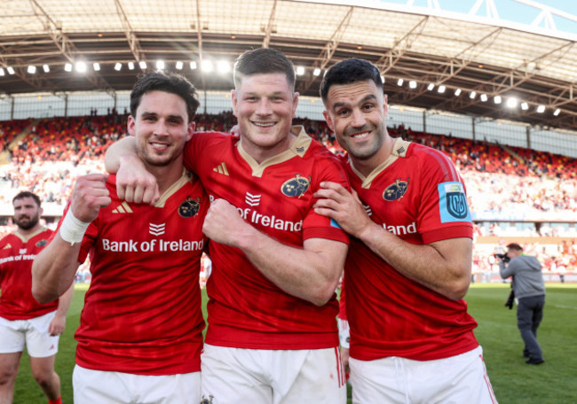 joey-carbery-jack-odonoghue-and-conor-murray-celebrate-after-the-game