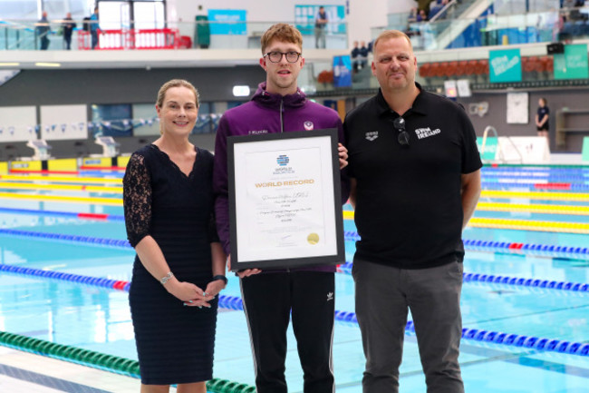 sarah-keane-daniel-wiffen-and-john-rudd-with-his-world-record-certificate