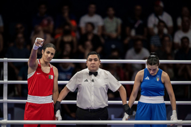 paris-france-01st-aug-2024-algerias-imane-khelif-in-red-and-italys-angela-carini-during-their-womens-66kg-preliminaries-round-of-16-boxing-match-during-the-paris-2024-olympic-games-at-the-nor