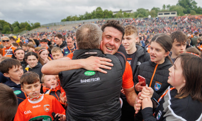 stefan-campbell-and-manager-kieran-mcgeeney-celebrate-after-the-game