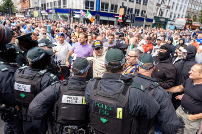 belfast-uk-03rd-aug-2024-03082024-belfast-anti-racism-and-anti-immigration-protesters-had-a-tense-stand-off-in-the-centre-of-belfast-there-were-tense-scenes-in-the-centre-of-belfast-where-anti