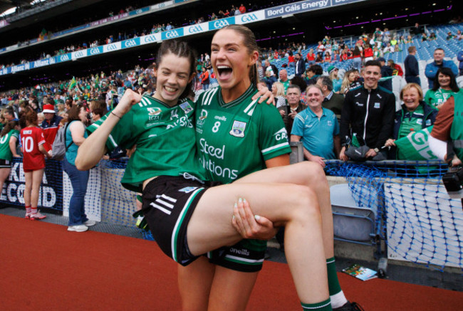 eimear-smyth-and-brenda-bannon-celebrate-winning