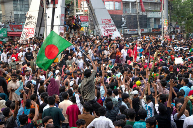 narayanganj-dhaka-bangladesh-5th-aug-2024-mass-people-gather-to-mark-the-downfall-of-bangladesh-prime-minister-sheikh-hasinas-government-after-an-intense-clash-between-police-pro-government-for