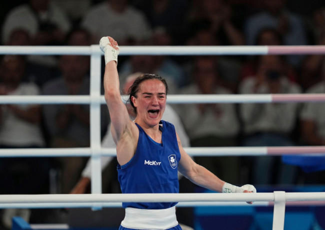 august-06-2024-kellie-harrington-ireland-wins-gold-in-womens-60kg-final-between-on-day-11-of-the-olympic-games-at-roland-garros-paris-france-ulrik-pedersencsm-credit-image-ulrik-pe