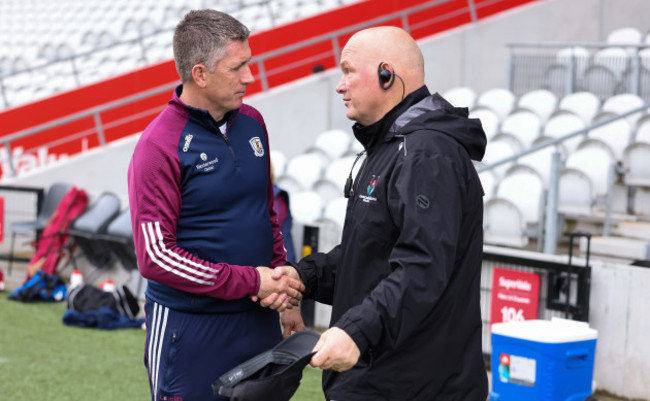 cathal-murray-and-ger-manley-shake-hands-at-the-final-whistle