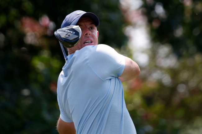 memphis-tn-august-15-rory-mcilroy-watches-his-tee-shot-on-no-18-during-the-first-round-of-the-fedex-st-jude-championship-august-15-2024-at-tpc-southwind-in-memphis-tennessee-photo-by-matthe