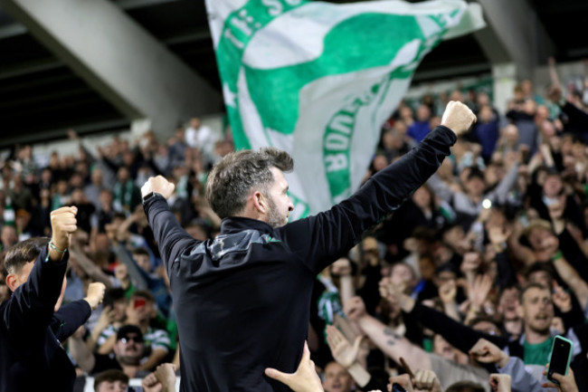 stephen-bradley-celebrates-with-fans-after-the-game