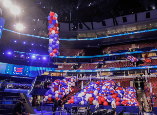 chicago-united-states-15th-aug-2024-balloons-are-hoisted-into-place-as-preparations-continue-at-the-united-center-which-will-be-the-location-of-the-evening-activities-at-the-2024-democratic-nation