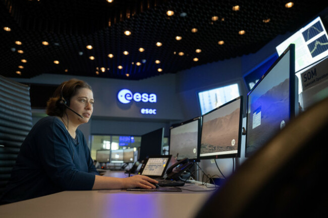 darmstadt-germany-10th-feb-2023-angela-dietz-mission-engineer-for-the-european-space-agencys-jupiter-mission-sits-in-the-european-space-operations-center-esoc-in-the-place-from-which-she-will