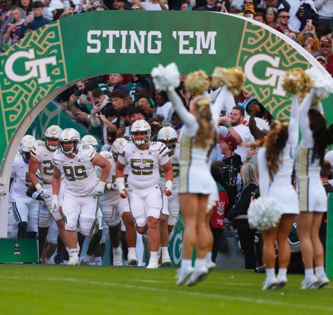 aviva-stadium-dublin-ireland-24th-aug-2024-aer-lingus-college-football-classic-georgia-tech-versus-florida-state-georgia-tech-team-exits-the-tunnel-credit-action-plus-sportsalamy-live-news