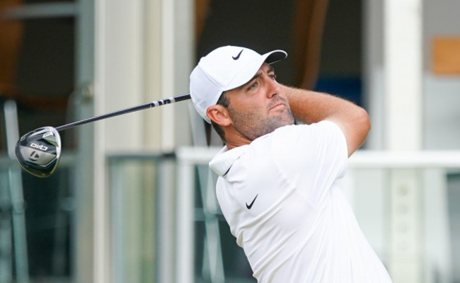 atlanta-georgia-usa-28th-aug-2024-scottie-scheffler-usa-tees-off-the-first-hole-during-a-practice-round-at-the-2024-tour-championship-at-east-lake-golf-club-credit-image-debby-wongzu