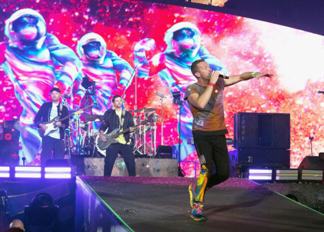 london-uk-12th-aug-2022-coldplay-perform-music-of-the-spheres-world-tour-at-wembley-stadium-in-london-england-credit-s-a-m-alamy-live-news