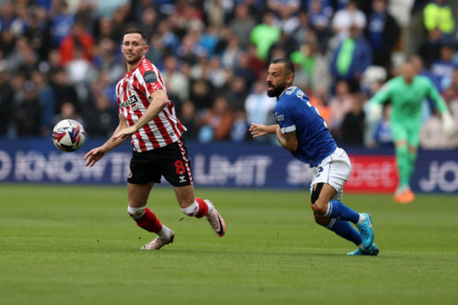 cardiff-uk-10th-aug-2024-alan-browne-of-sunderland-l-manolis-siopis-of-cardiff-city-in-action-efl-skybet-championship-match-cardiff-city-v-sunderland-at-the-cardiff-city-stadium-in-cardiff