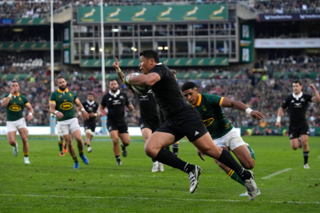 new-zealands-caleb-clarke-scores-a-try-during-a-rugby-championship-test-match-between-south-africa-and-new-zealand-at-ellis-park-stadium-in-johannesburg-south-africa-saturday-aug-31-2024-ap-ph