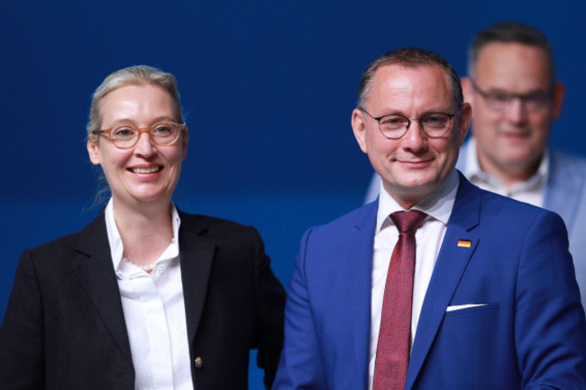 essen-nrw-deutschland-29-06-2024-grugahalle-15-bundesparteitag-der-afd-alice-weidel-und-tino-chrupalla-essen-nrw-germany-29-06-2024-grugahalle-15-federal-party-conference-of-the-afd-alic