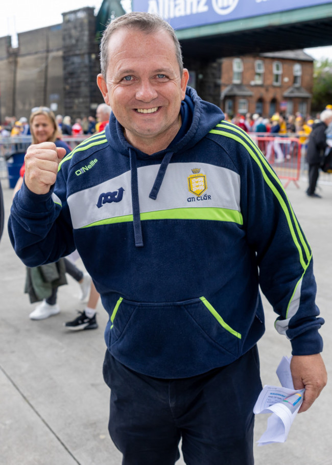 davy-fitzgerald-make-his-way-into-the-game