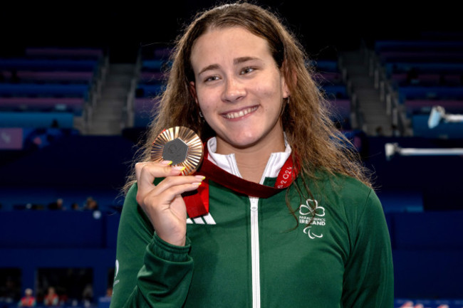 roisin-ni-riain-celebrates-with-her-bronze-medal