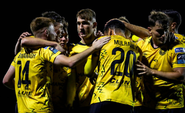 mason-melia-celebrates-scoring-his-sides-second-goal-with-his-teammates