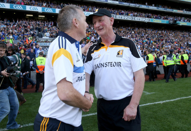 brian-cody-with-eamon-oshea-after-the-game