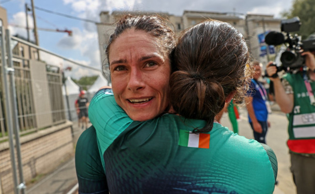 linda-kelly-and-katie-george-dunlevy-celebrate-winning-gold