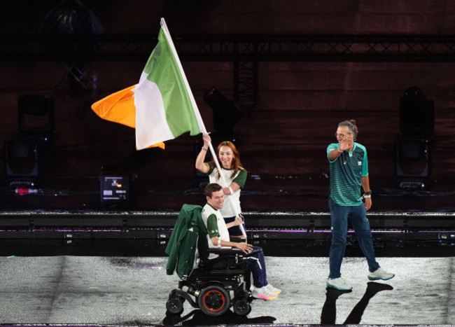 ireland-flagbearers-ellen-keane-and-michael-murphy-during-the-closing-ceremony-of-the-paris-2024-summer-paralympic-games-at-the-stade-de-france-paris-picture-date-sunday-september-8-2024