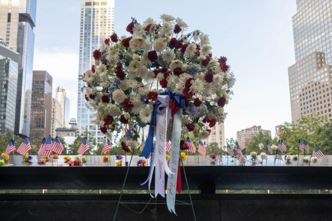 new-york-usa-11th-sep-2024-a-wreath-is-placed-in-front-of-the-names-of-the-911-attack-at-the-911-remembrance-ceremony-in-lower-manhattan-in-new-york-new-york-on-sept-11-2024-photo-by-gabri