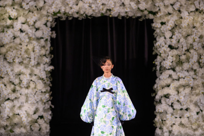 london-uk-14-september-2024-models-on-the-catwalk-during-the-richard-quinn-show-at-the-dorchester-hotel-park-lane-during-london-fashion-week-photo-credit-should-read-matt-crossickempicsalamy