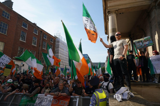 protesters-in-molesworth-street-in-dublin-city-centre-during-an-anti-immigration-protest-picture-date-thursday-september-19-2024