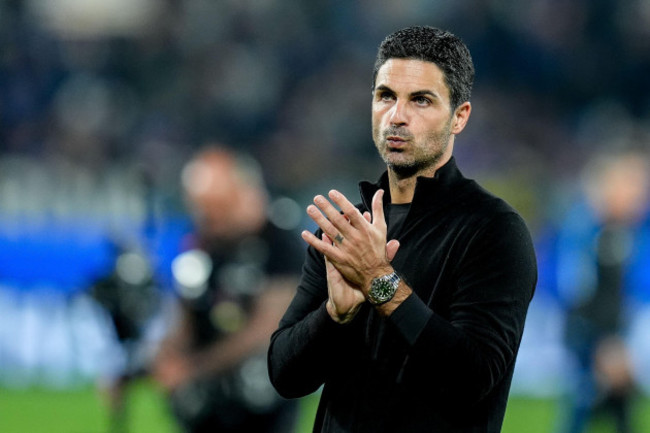 bergamo-italy-19th-sep-2024-mikel-arteta-head-coach-of-arsenal-applauds-during-the-uefa-champions-league-202425-league-phase-md1-match-between-atalanta-bc-and-arsenal-fc-at-gewiss-stadium-on-sept