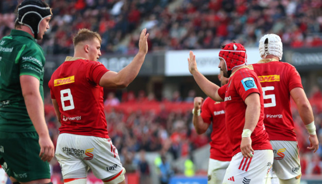 gavin-coombes-celebrates-with-try-scorer-john-hodnett