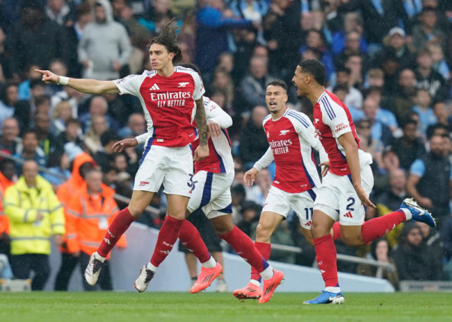 manchester-uk-22nd-sep-2024-riccardo-calafiori-of-arsenal-celebrate-scoring-the-equalising-goal-during-the-premier-league-match-at-the-etihad-stadium-manchester-picture-credit-should-read-andre