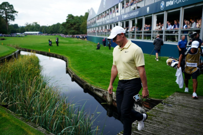 rory-mcilroy-walks-to-the-19th-during-day-four-of-the-2024-bmw-pga-championship-at-wentworth-golf-club-in-virginia-water-surrey-picture-date-sunday-september-22-2024