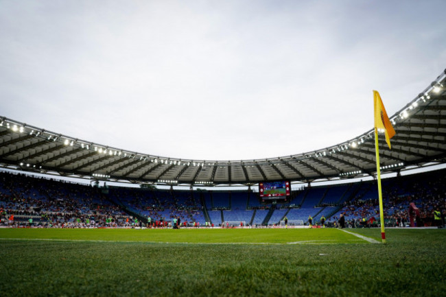 rome-italy-22nd-sep-2024-as-roma-fans-desert-the-match-for-thirty-minutes-in-protest-over-the-sacking-of-daniele-de-rossi-during-the-serie-a-enilive-match-between-as-roma-and-udinese-calcio-at-sta