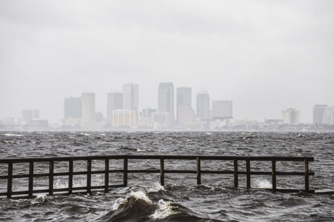 tampa-florida-usa-26th-sep-2024-water-overlaps-into-ballast-point-park-which-sits-on-the-edge-of-tampa-bay-experiences-the-beginning-effects-of-hurricane-helene-as-floridas-gulf-coast-prepares