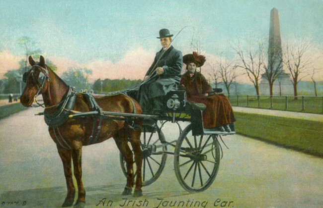 an-irish-jaunting-car-in-phoenix-park-dublin-ireland-a-light-two-wheeled-carriage-for-a-single-horse-with-a-seat-in-front-for-the-driver-the-jaunting-car-was-a-popular-mode-of-transport-in-19th-c