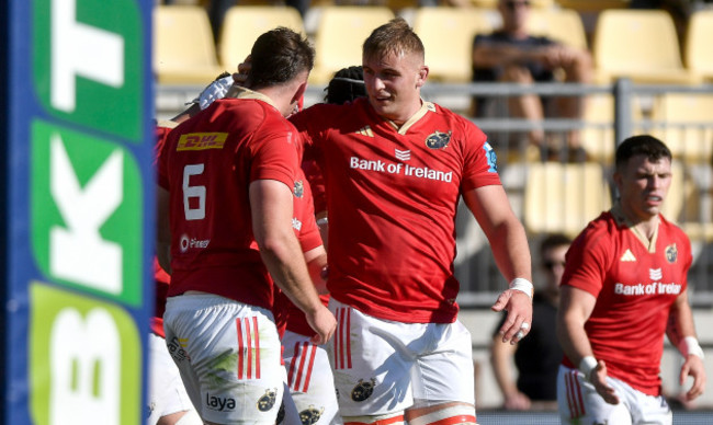 gavin-coombes-celebrates-scoring-a-try